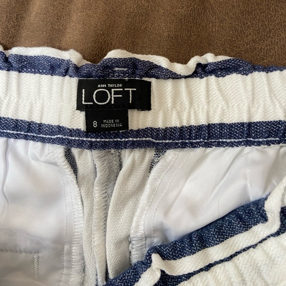 Ann Taylor LOFT cotton shorts blue white stripe 8 - Picture 5 of 5